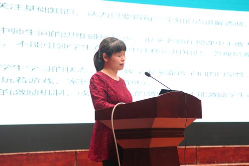 郑东新区教研员于永仙做毕业年级质量分析